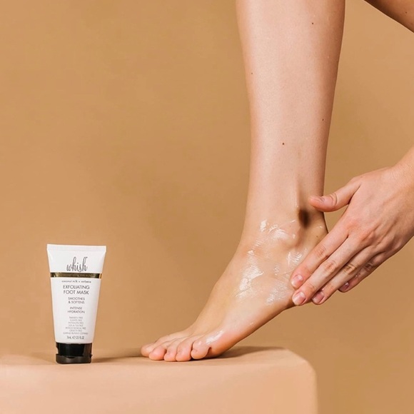 Coconut Milk + Verbena Exfoliating Foot Mask - Picture 6 of 6